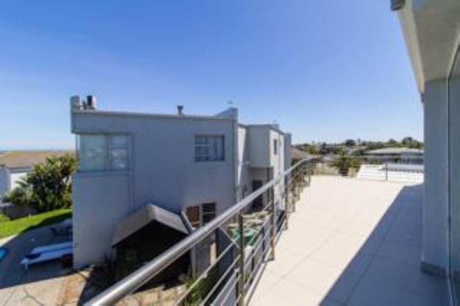 5 Bedroom Property for Sale in Van Riebeeckstrand Western Cape